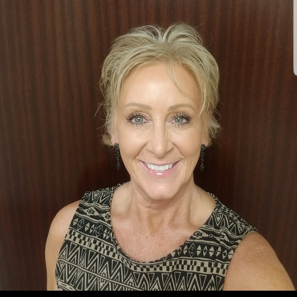 Meet your Posher, Leaann - Picture 2 of 2